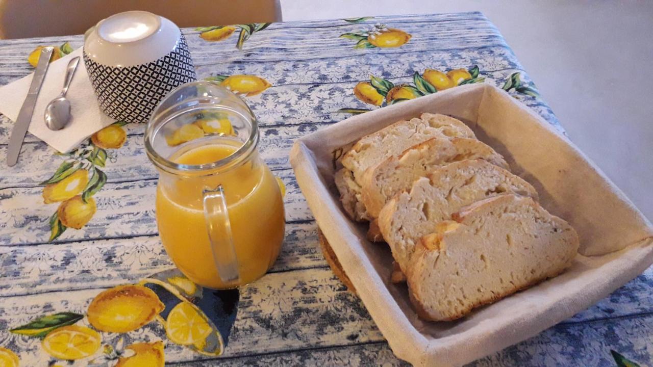 Les Tremieres Bed & Breakfast Saint-Paul-des-Fonts Luaran gambar