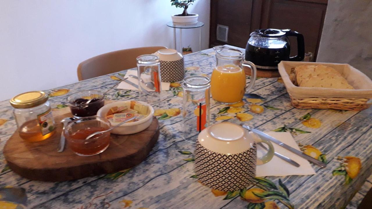 Les Tremieres Bed & Breakfast Saint-Paul-des-Fonts Luaran gambar